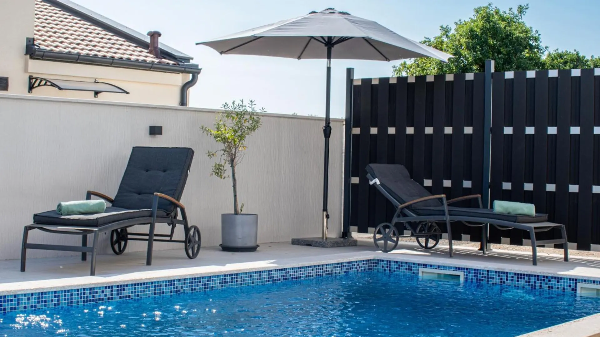Villa Nini House With Sea View In Pomer,Istria Peroj
