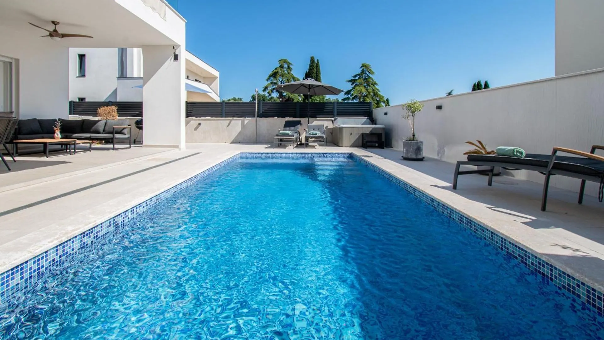 Villa Nini House With Sea View In Pomer,Istria Peroj